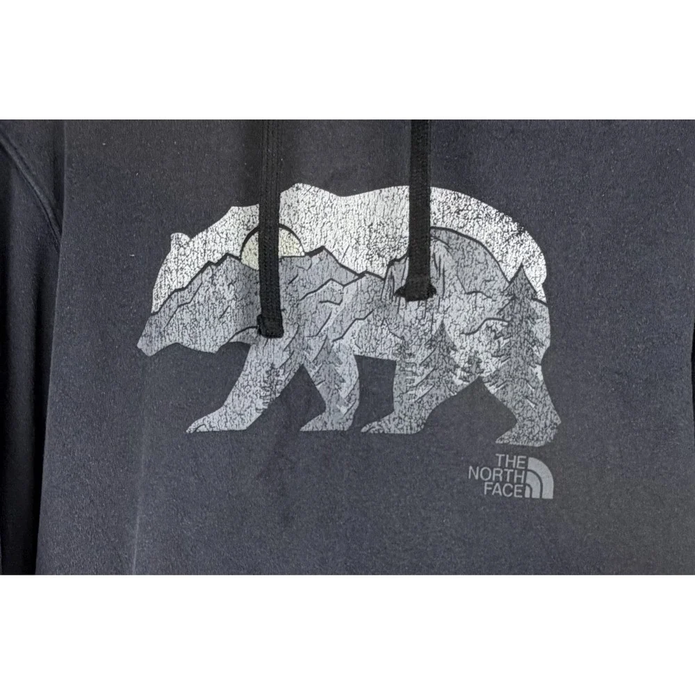 The North Face Men's Black Hoodie Bear Graphic Medium  Mountains and Trees